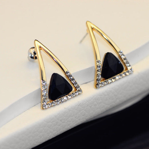 Bông Tai Tam Giác Đính Đá Đen