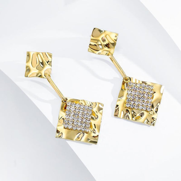 Bông Tai Tòn Teng 2 Hình Thoi Vàng Gợn Sóng Đính Đá