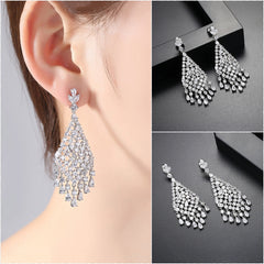 Bông Tai Tòn Teng Hình Thoi Tua Rua Nạm Đá Trắng Cao Cấp