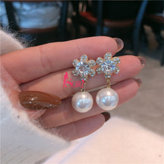 Bông Tai Tòn Teng Đá Tròn Hoa Đá 6 Cánh Trắng