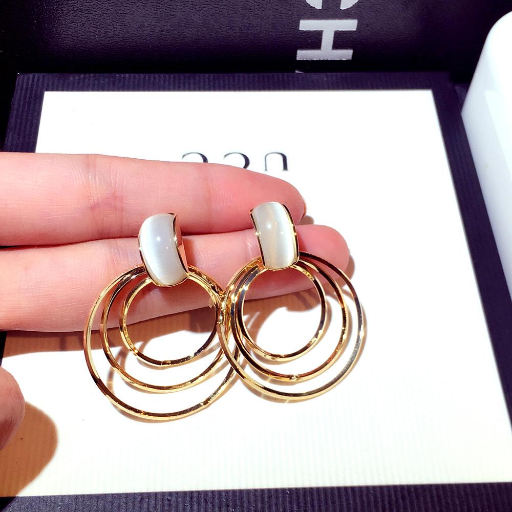 Bông Tai Khoen Tròn Xếp Lớp 3 Tầng Màu Bạc