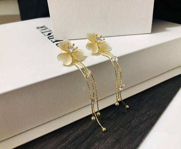 Bông Tai Tòn Teng Hoa Đào Tua Rua Đính Đá