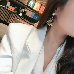 Bông Tai Cánh Bướm 3D Đính Đá Đen