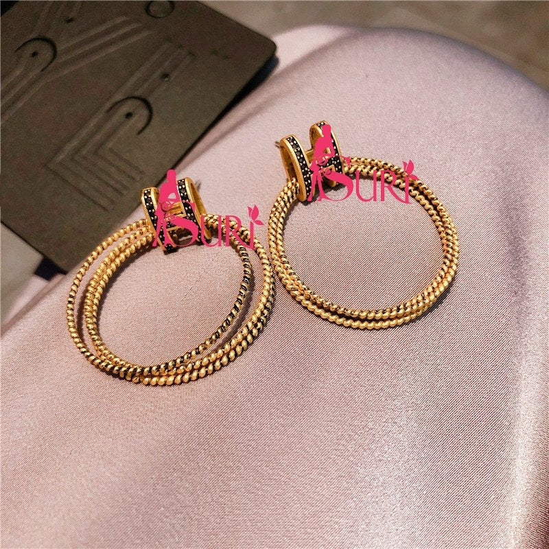 Bông Tai Tòn Teng Khoen Vàng Đính Chữ H Đá Đen