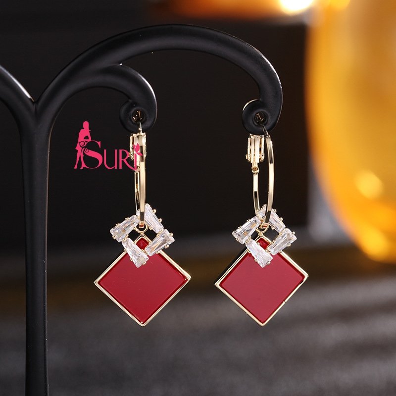 Bông Tai Khoen Tròn Hình Thoi Màu Đen Đính Hình Thoi Đá Nhỏ