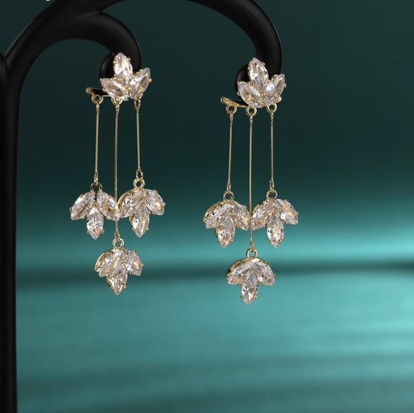 Bông Tai Tòn Teng Kiểu Dáng 3 Lá Đá Trắng Tua Rua 3 Sợi Nữ Tính